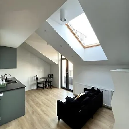 Brand-new Central Loft *